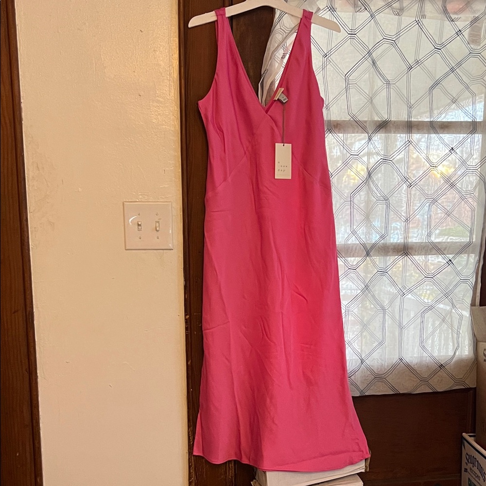 Pink Sleeveless V-Neck Dress